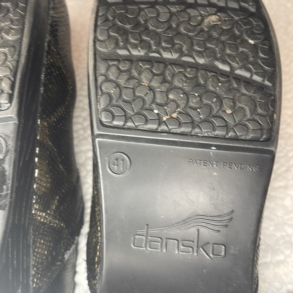 Dansko snakeskin print clogs Size 10 Clogs (41) - Picture 9 of 14